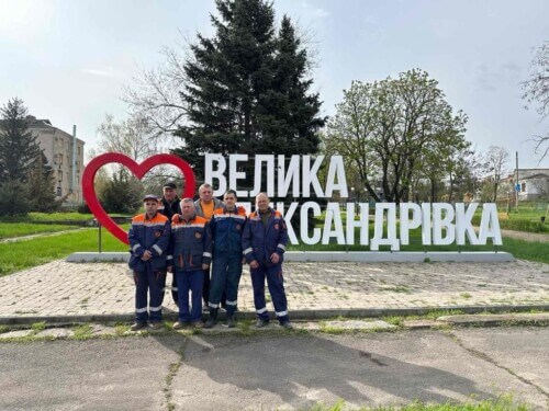Енергетики з Хмельниччини відновлюють світло на Херсонщині