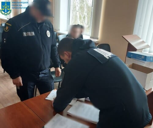 У Шепетівці шестеро полісменів майже 2 години знущалися над затриманим