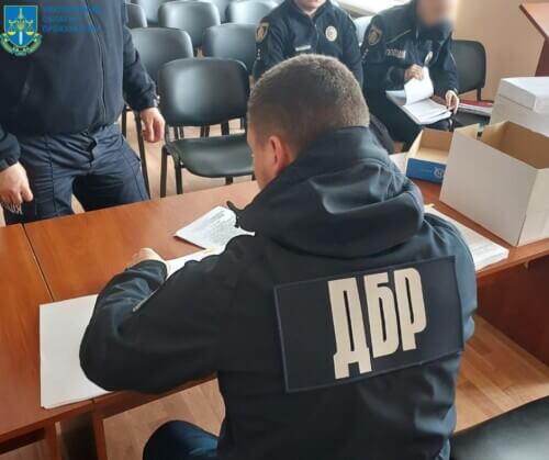 У Шепетівці шестеро полісменів майже 2 години знущалися над затриманим