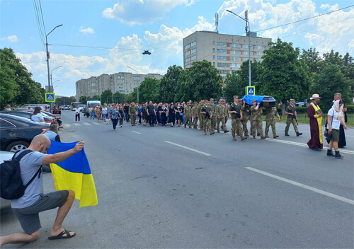 Нетішин у скорботі: герой повернувся додому на щиті