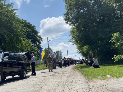У громаді на Шепетівщині попрощалися із багатодітним Героєм, який загинув у бою в Запорізькій області