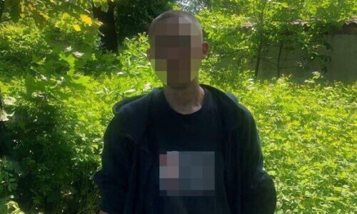 У Хмельницькому чоловік змінив напрямок руху, коли запримітив полісменів