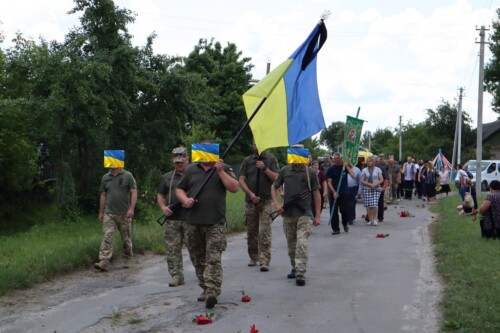 Не зміряти горе родини з Шепетівщини: син повернувся на щиті, а батька вважають зниклим безвісти