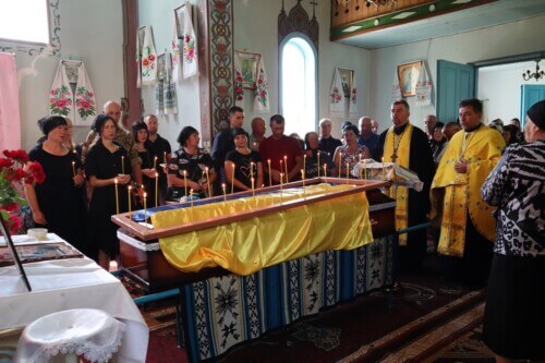 Не зміряти горе родини з Шепетівщини: син повернувся на щиті, а батька вважають зниклим безвісти
