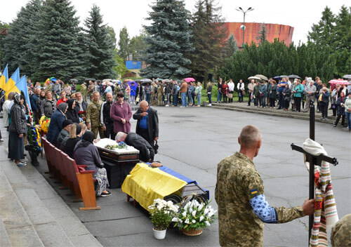 Позивний «Козак» отримав неспроста: у Шепетівці прощалися із командиром механізованого взводу