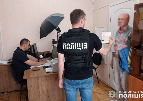 Не захотів по-хорошому: нелегала-білоруса чекає мандрівка додому