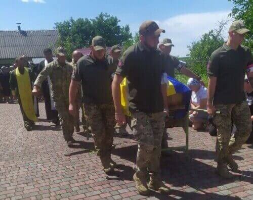 У Судилківській громаді попрощалися із воїном-захисником: його серце перестало битися на Донеччині