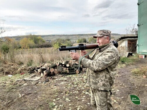 60-річний воїн-лісівник із Шепетівщини працює «на нулі» в складних умовах