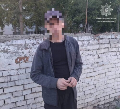 У Хмельницькому чоловіки розгулювали, ймовірно, з наркотичними речовинами
