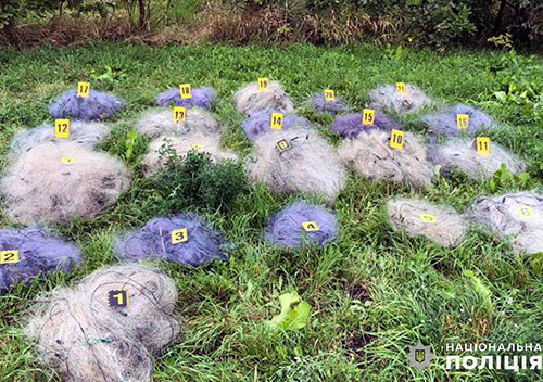 На Хмельниччині двоє чоловіків «натягали» собі неприємностей