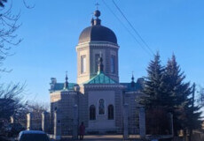 На Хмельниччині покарали чоловіка, який поливав словесним брудом Україну під церквою