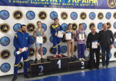 Юна борчиня із Шепетівки стала призеркою чемпіонату України