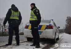 На Шепетівщині поліцейські посилено патрулюють автошляхи району