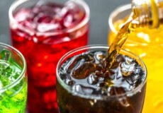 На Хмельниччині попереджають про небезпеку від солодких газованих і негазованих напоїв