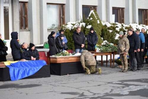 У Шепетівці віддали останню шану загиблому Герою із позивним «Партизан»