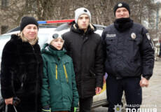 На Хмельниччині офіцер громади врятував двох дітей з палаючого будинку