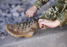 Військове взуття: поєднання захисту та зручності