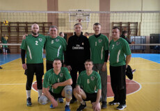 Ветерани волейболу із Шепетівки здобули срібло обласного турніру