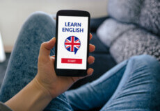 Переваги та зручність онлайн курсів з вивчення англійської мови