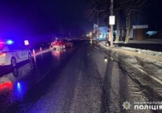 У Хмельницькому сталася смертельна ДТП: водій зіткнувся з електроопорою