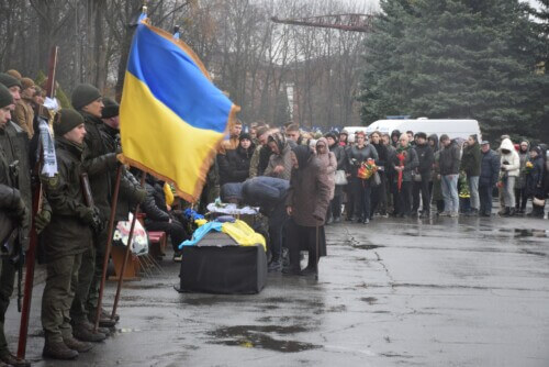 У Шепетівці попрощались із 20-річним військовим з позивним «Ред»