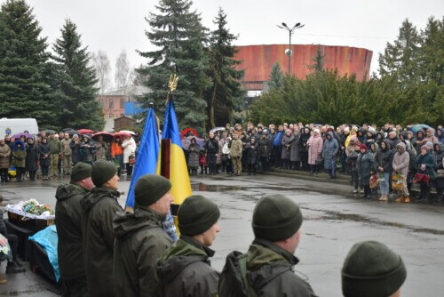 У Шепетівці попрощались із 20-річним військовим з позивним «Ред»