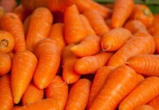 У Хмельницькому оштрафували чоловіка, який продавав моркву біля будинку