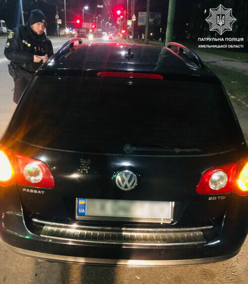 На Хмельниччині нетверезий порушник комендантської години намагався вирішити питання за гроші