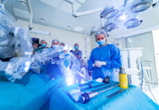 Сучасні технології в хірургії: роботи-асистенти на передньому краї медицини