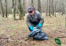На Шепетівщині лісівники ліквідували стихійне сміттєзвалище