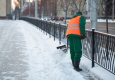 Особливості зимового спецодягу: комфорт та безпека у холодну пору року