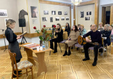 У присутніх одразу заблищали сльози: поетеса із Шепетівщини виступила в Національному музеї літератури України