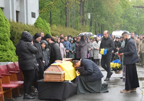 Йому було лише 42: у Шепетівці відбулося прощання із Героєм