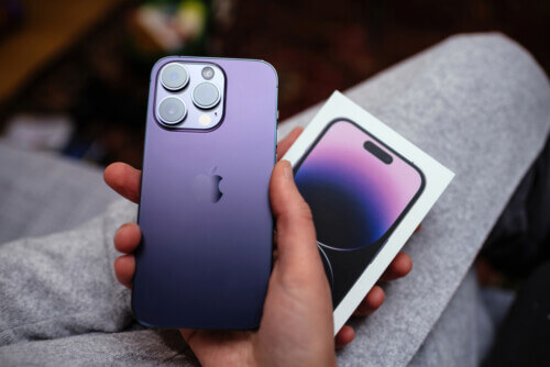 Переваги інвестування у мобільну технологію: чому купувати iPhone варто навіть при обмеженому бюджеті