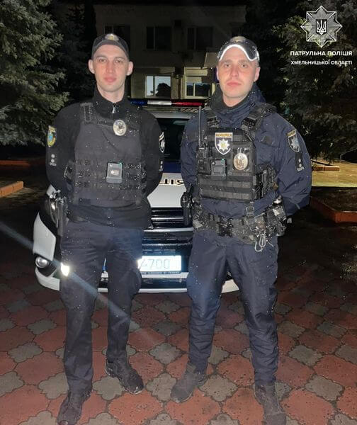 На Хмельниччині у водія, якого зупинили патрульні, було порушення мови та тремтіли руки