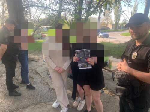 На Хмельниччині поліцейські виявили підлітків, які вживали алкоголь та курили: протоколи будуть направлені до суду