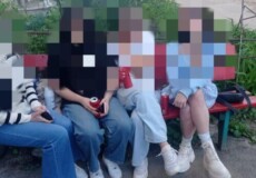 На Хмельниччині поліцейські виявили підлітків, які вживали алкоголь та курили: протоколи будуть направлені до суду