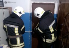 На Хмельниччині двічі рятувальники відчиняли двері, де опинилися замкненими малюки