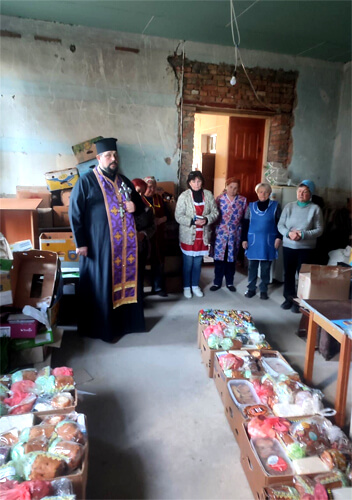 Освячені паски та інші смаколики із Шепетівщини вже прямують до захисників