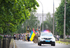 До 40-річчя не дожив місяць: на Шепетівщині прощалися із загиблим гранатометником