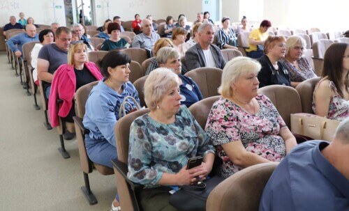 Внутрішньо-переміщені особи однієї з громад Хмельниччини отримали грошові сертифікати