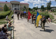 На Шепетівщині поховали воїна, якого вважали безвісти зниклим