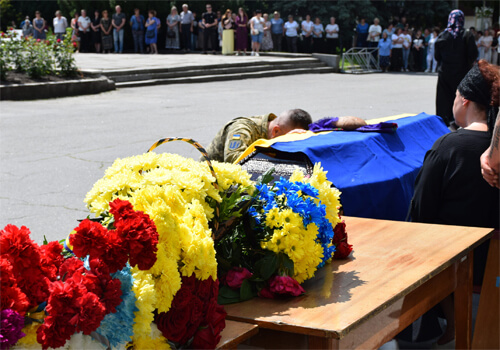 У Шепетівці прощалися із 26-річним оператором БпЛА, що загинув на Донеччині