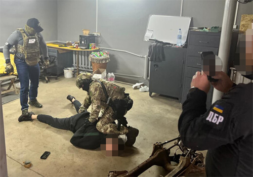 У сусідній із Хмельниччиною області затримали сина посадовця ТЦК