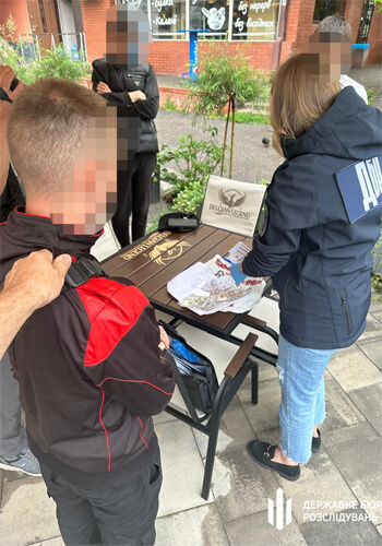 У сусідній із Хмельниччиною області затримали сина посадовця ТЦК