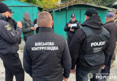 Чоловік із Шепетівщини виготовив вибуховий пристрій і переробляв зброю на бойову