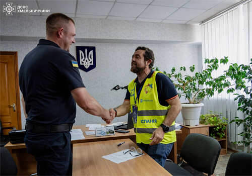 Рятувальники Хмельниччини та іспанські благодійники підписали меморандум 