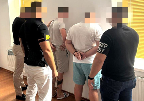 За 14000 доларів США обіцяли вплинути на медиків та службовців ТЦК: викрито злочинну групу
