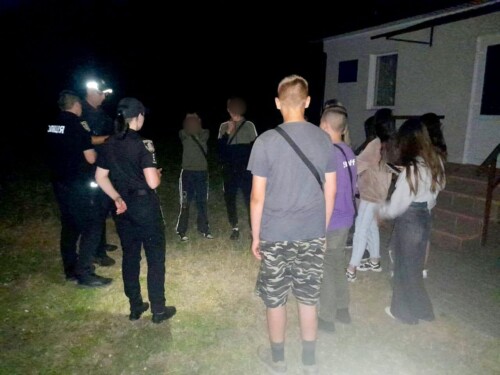 На Хмельниччині взялися перевіряти, чи не перебувають неповнолітні після 22:00