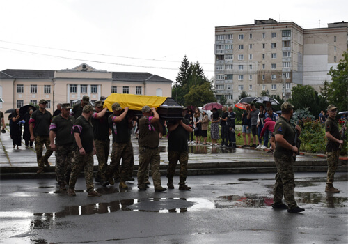 У Шепетівці провели у засвіти солдата Валерія Маліновського